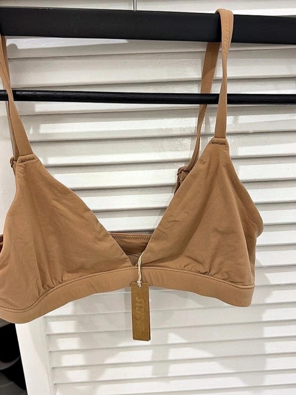 SKIMS Fits Everybody Crossover Triangle Bralette Triangle Bralette in Brown Size